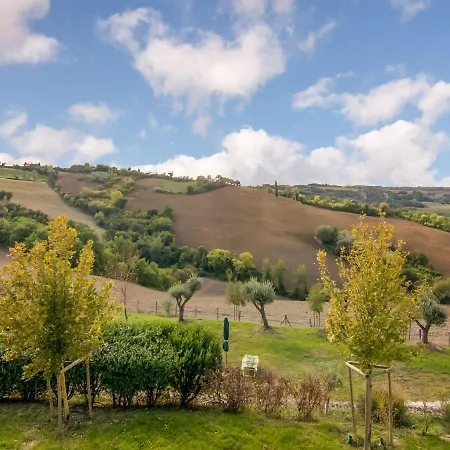 Spacious Countryside Retreat Montefiore Conca
