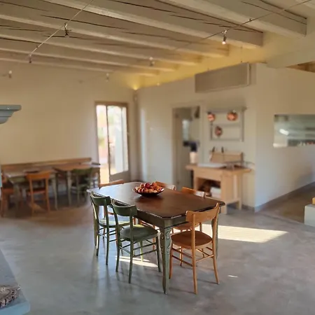 Spacious Countryside Retreat