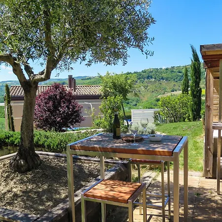 Spacious Countryside Retreat Montefiore Conca