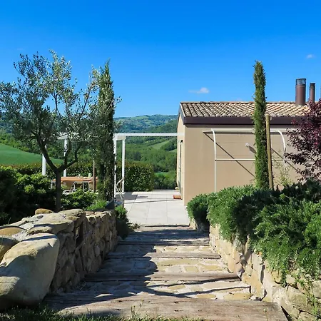 Spacious Countryside Retreat Montefiore Conca
