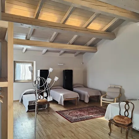 Spacious Countryside Retreat * Montefiore Conca