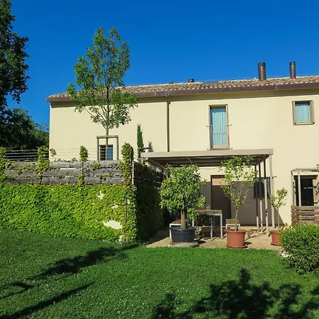 Spacious Countryside Retreat * Montefiore Conca
